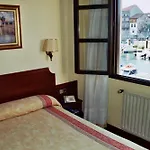Hotel Rocas Llanes