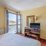Rocas Hotel Llanes