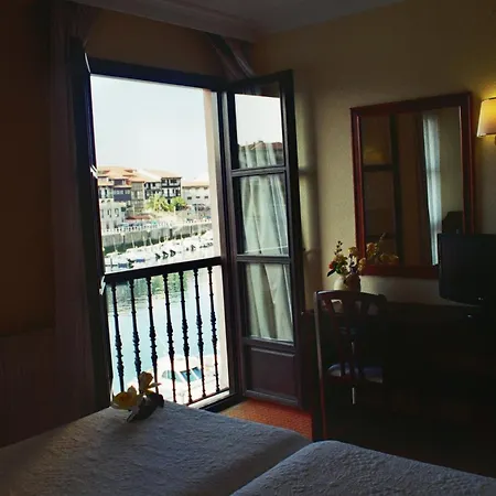 Hotel Rocas Llanes